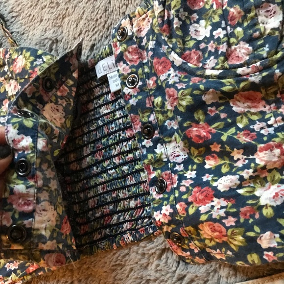 Floral button up crop top - Picture 5 of 7